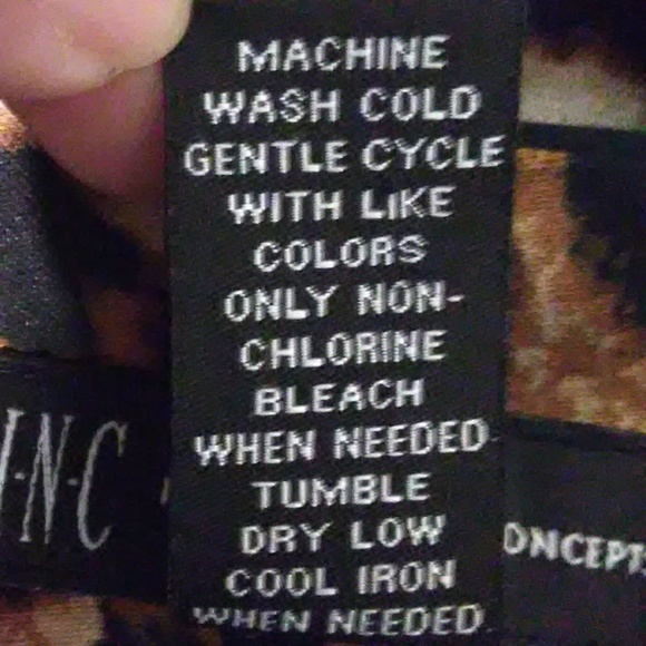 SALENWOT INC International Concepts Mini Skirt. 14 - Picture 8 of 8